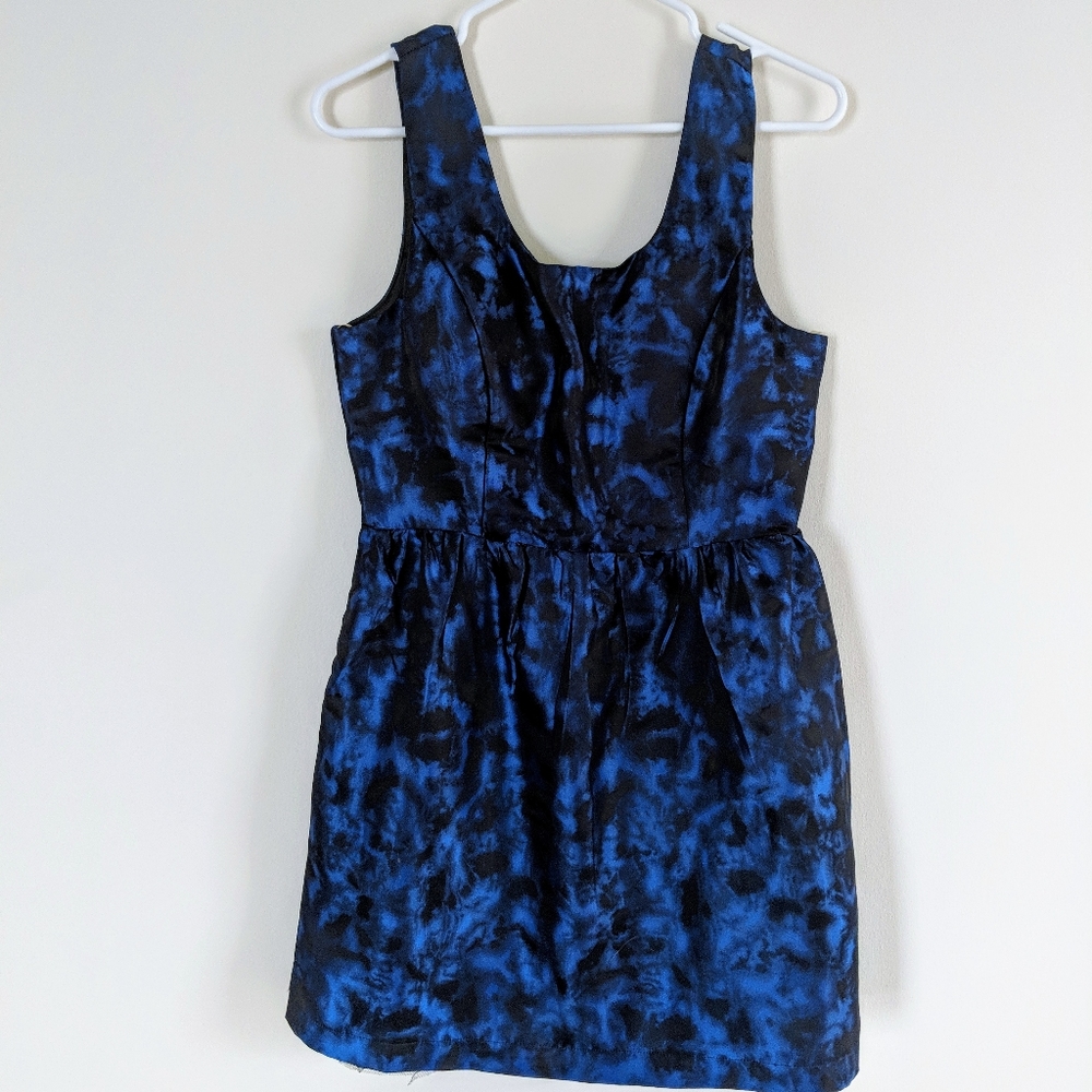 Floral dress size M with pockets